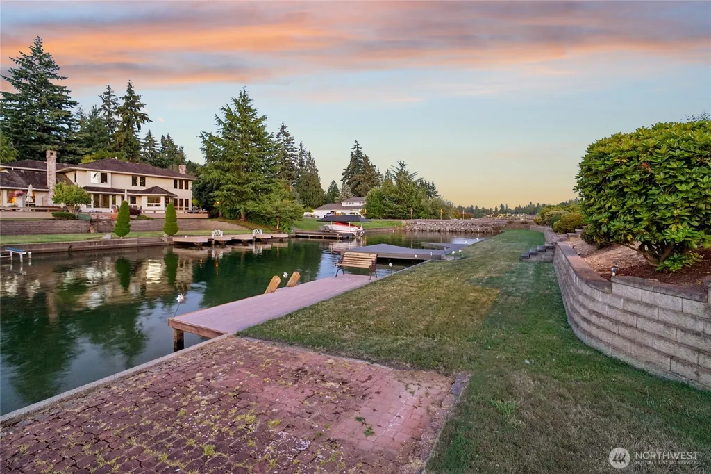 20015 Island Parkway E Lake Tapps WA 98391