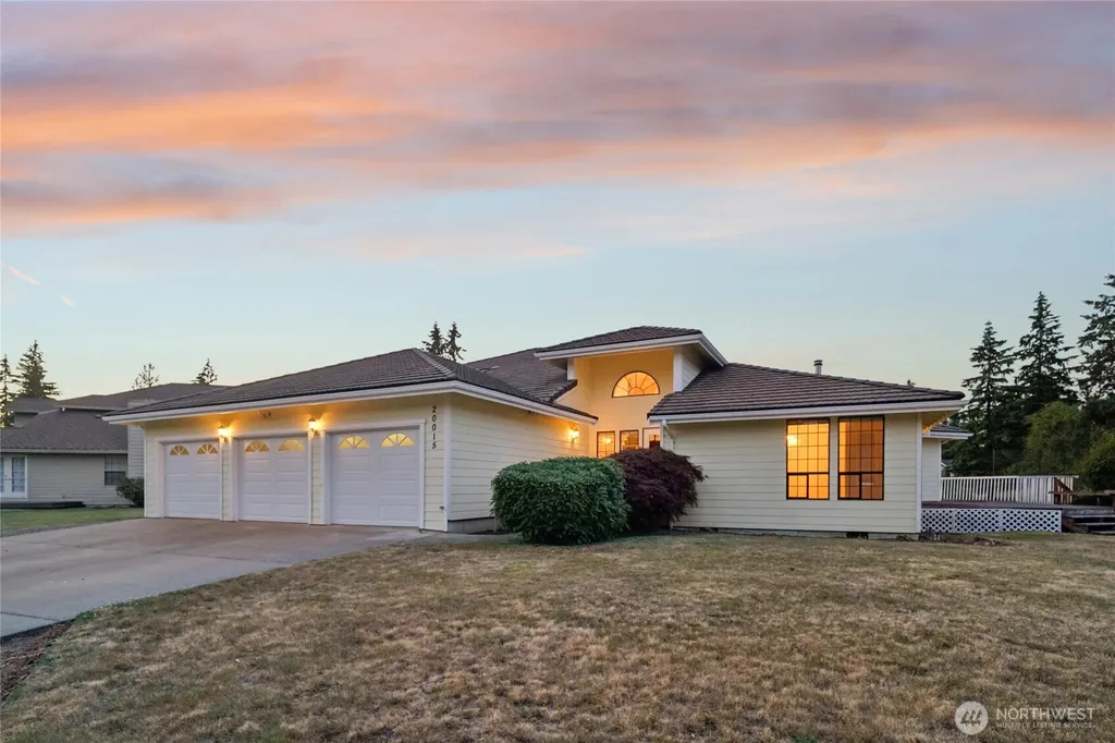 20015 Island Parkway E Lake Tapps WA 98391