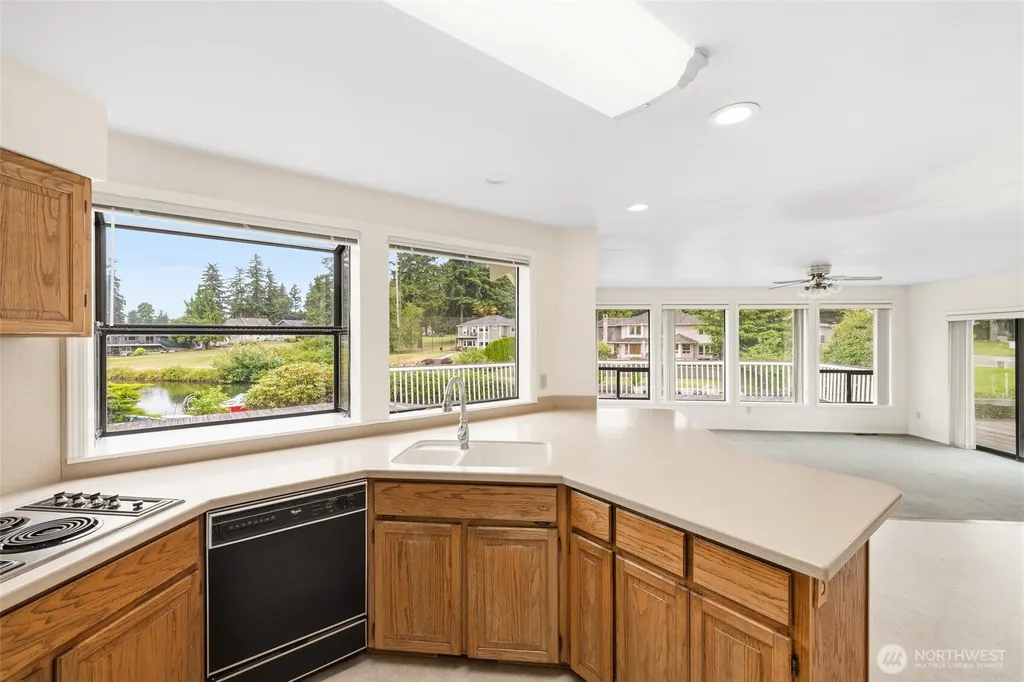 20015 Island Parkway E Lake Tapps WA 98391