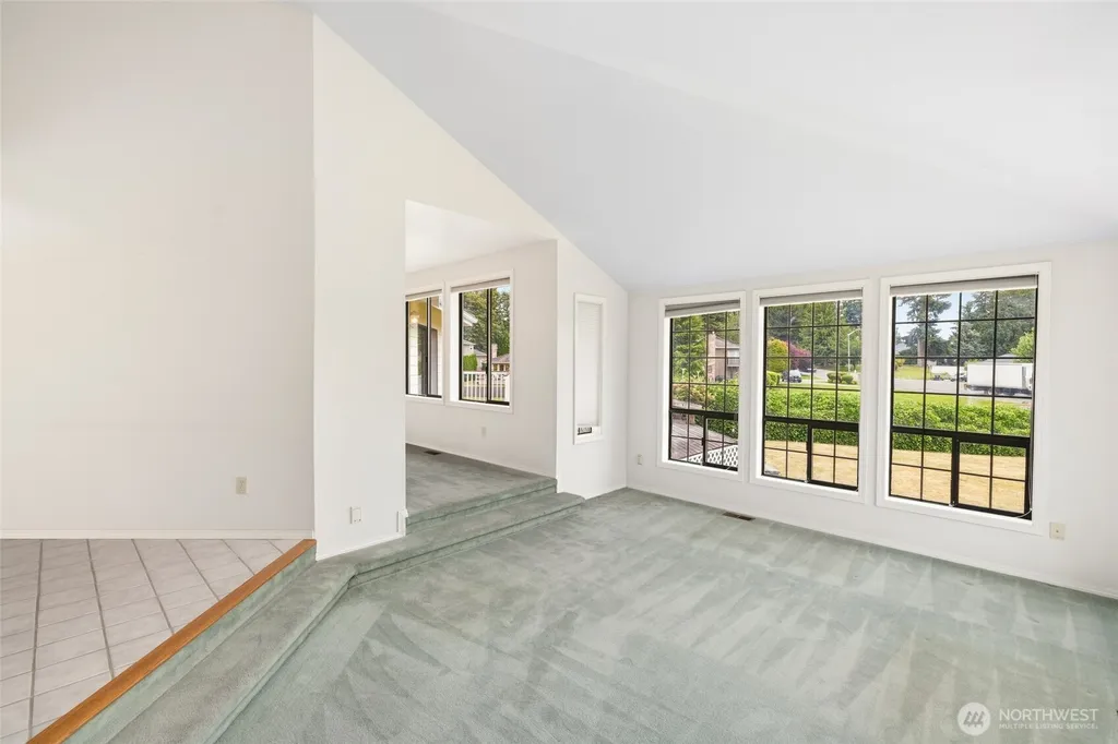 20015 Island Parkway E Lake Tapps WA 98391