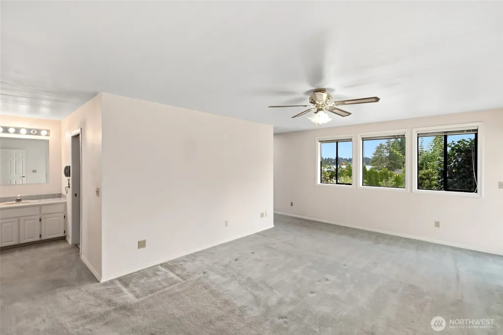 20015 Island Parkway E Lake Tapps WA 98391