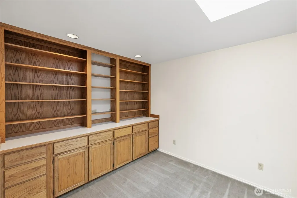 20015 Island Parkway E Lake Tapps WA 98391