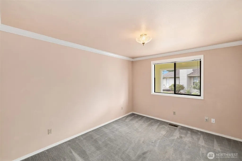 20015 Island Parkway E Lake Tapps WA 98391