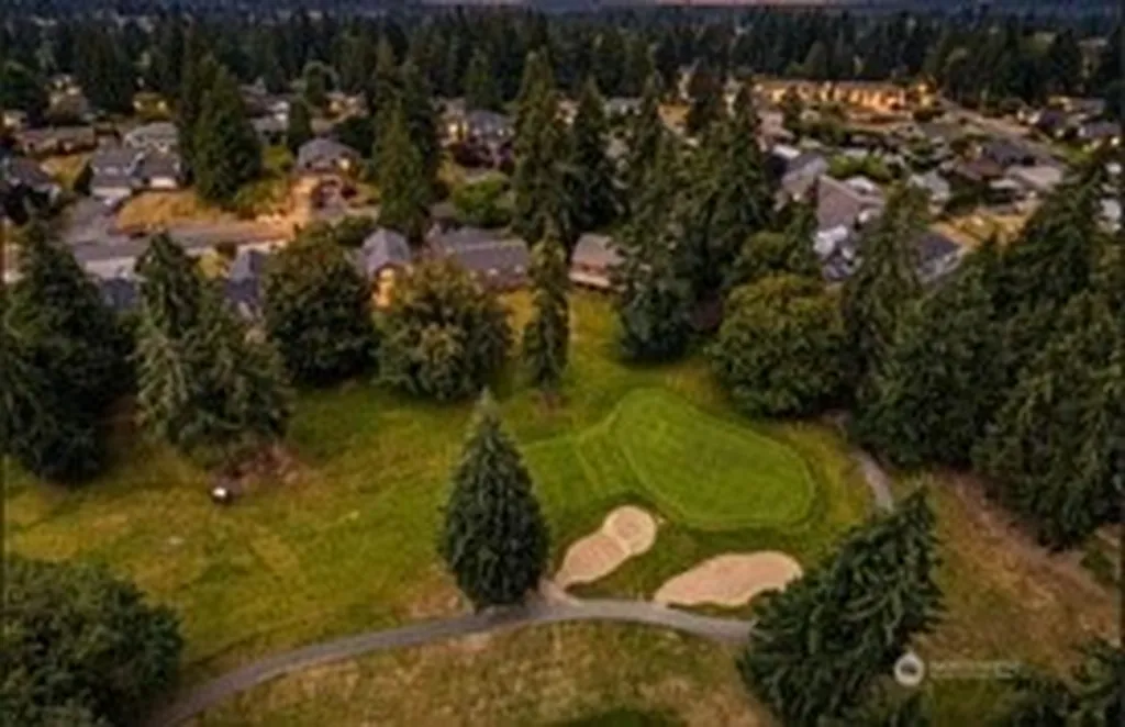 20015 Island Parkway E Lake Tapps WA 98391