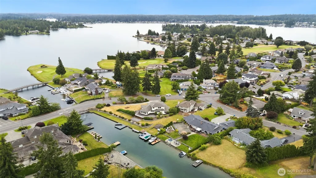 20015 Island Parkway E Lake Tapps WA 98391