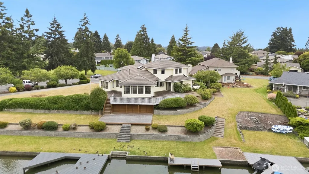 20015 Island Parkway E Lake Tapps WA 98391