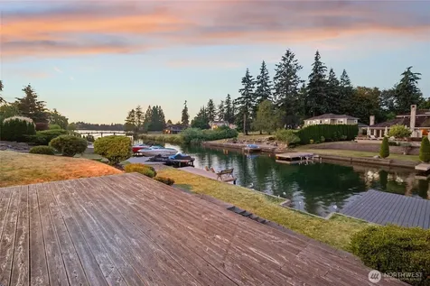 20015 Island Parkway E Lake Tapps WA 98391