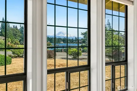 20015 Island Parkway E Lake Tapps WA 98391
