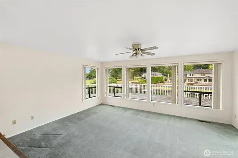 20015 Island Parkway E Lake Tapps WA 98391