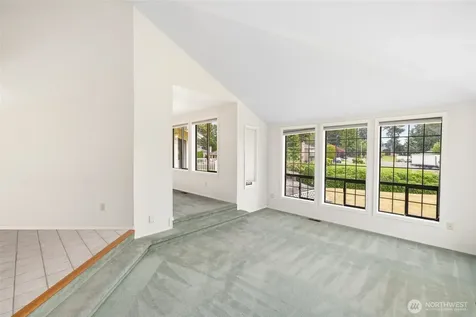 20015 Island Parkway E Lake Tapps WA 98391