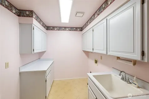 20015 Island Parkway E Lake Tapps WA 98391