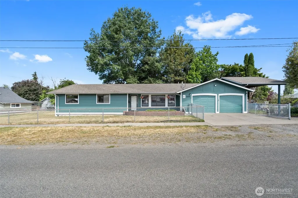 405 W 4th Street Centralia WA 98531