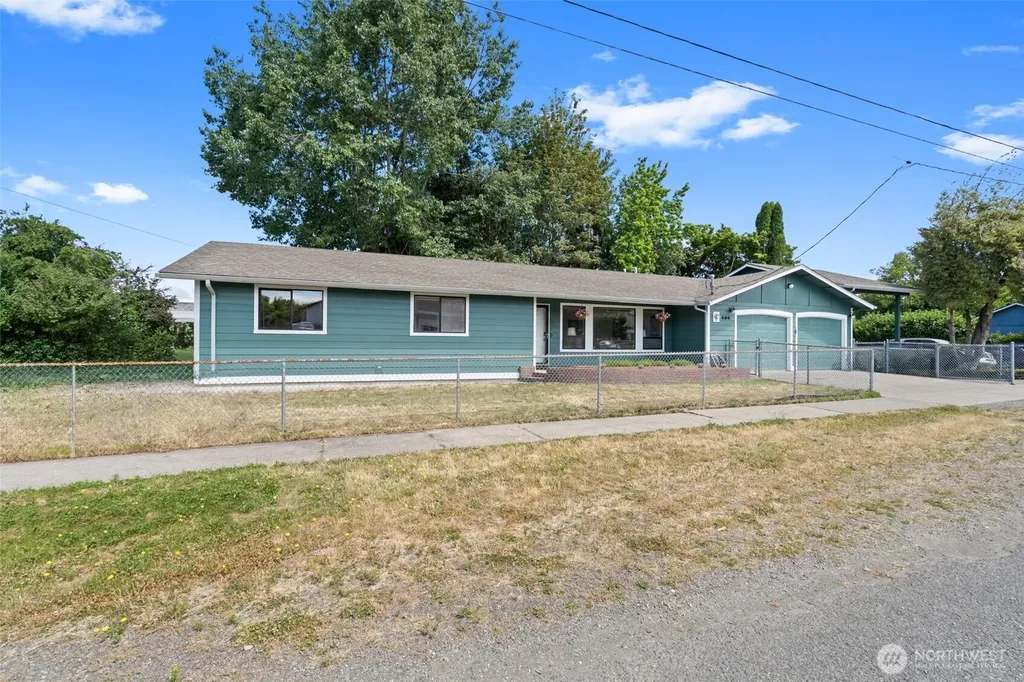 405 W 4th Street Centralia WA 98531