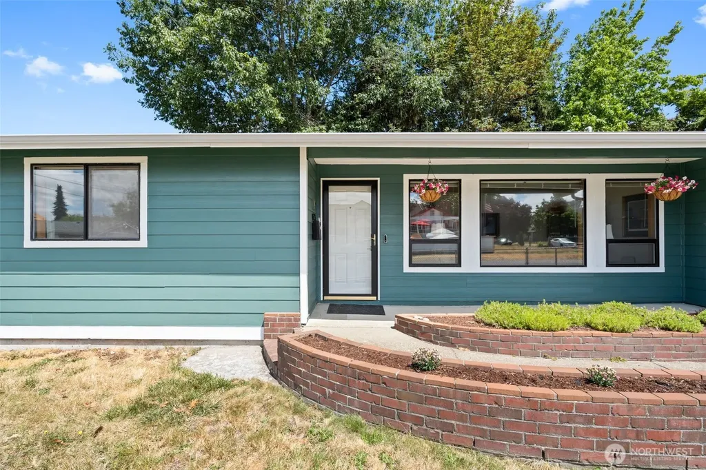 405 W 4th Street Centralia WA 98531