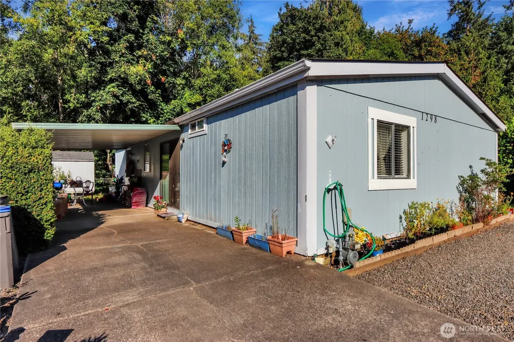 1298 NE Steele Creek Drive Bremerton WA 98311