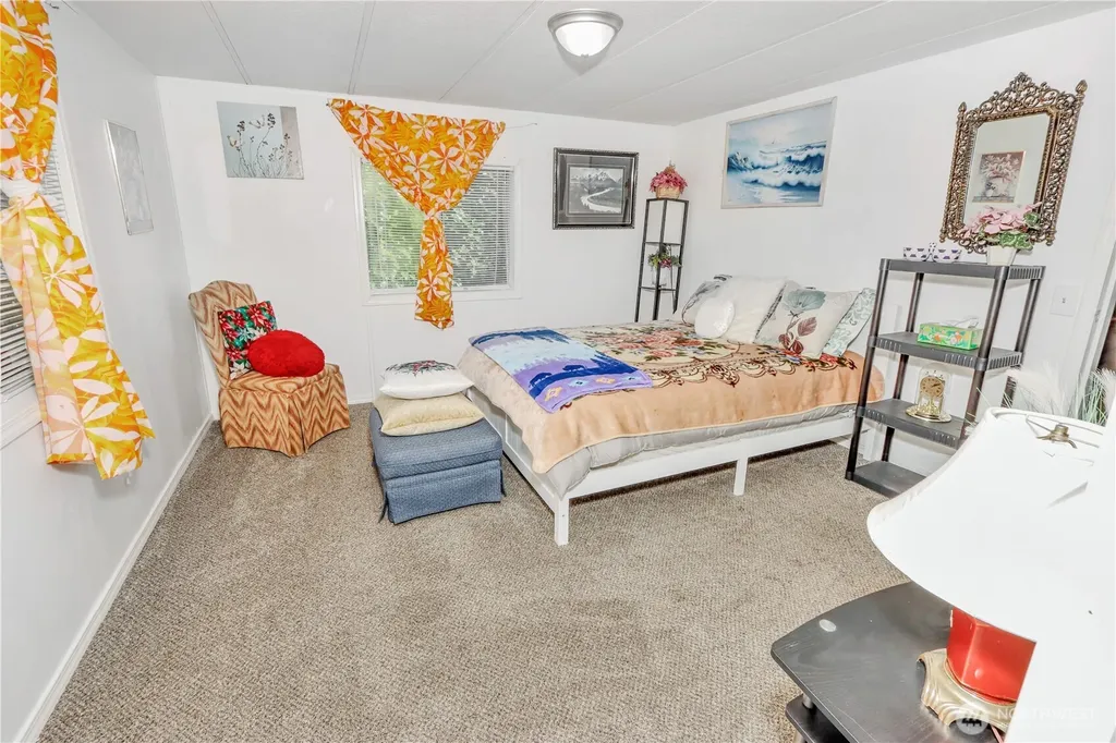 1298 NE Steele Creek Drive Bremerton WA 98311