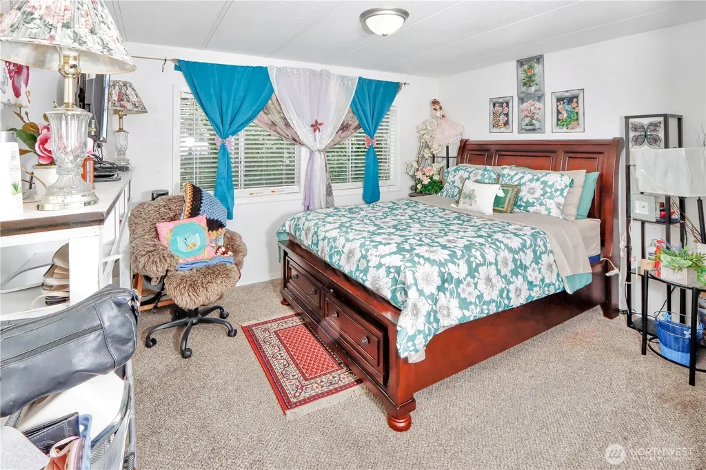 1298 NE Steele Creek Drive Bremerton WA 98311