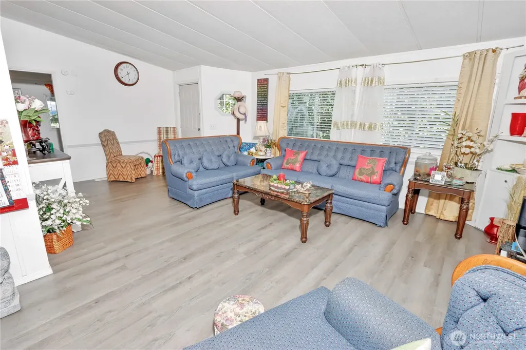 1298 NE Steele Creek Drive Bremerton WA 98311
