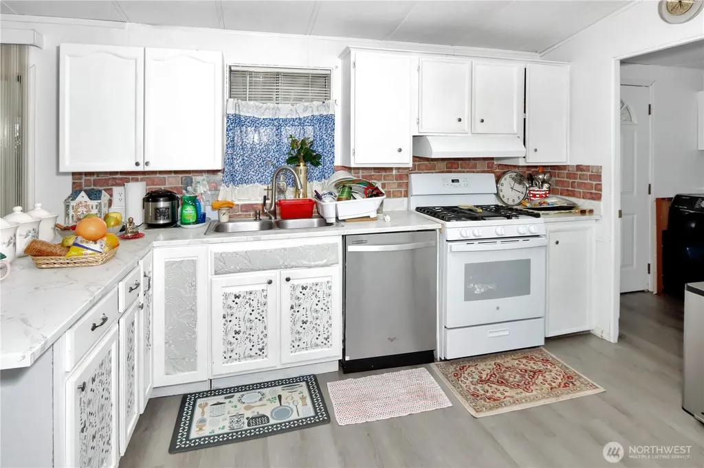 1298 NE Steele Creek Drive Bremerton WA 98311