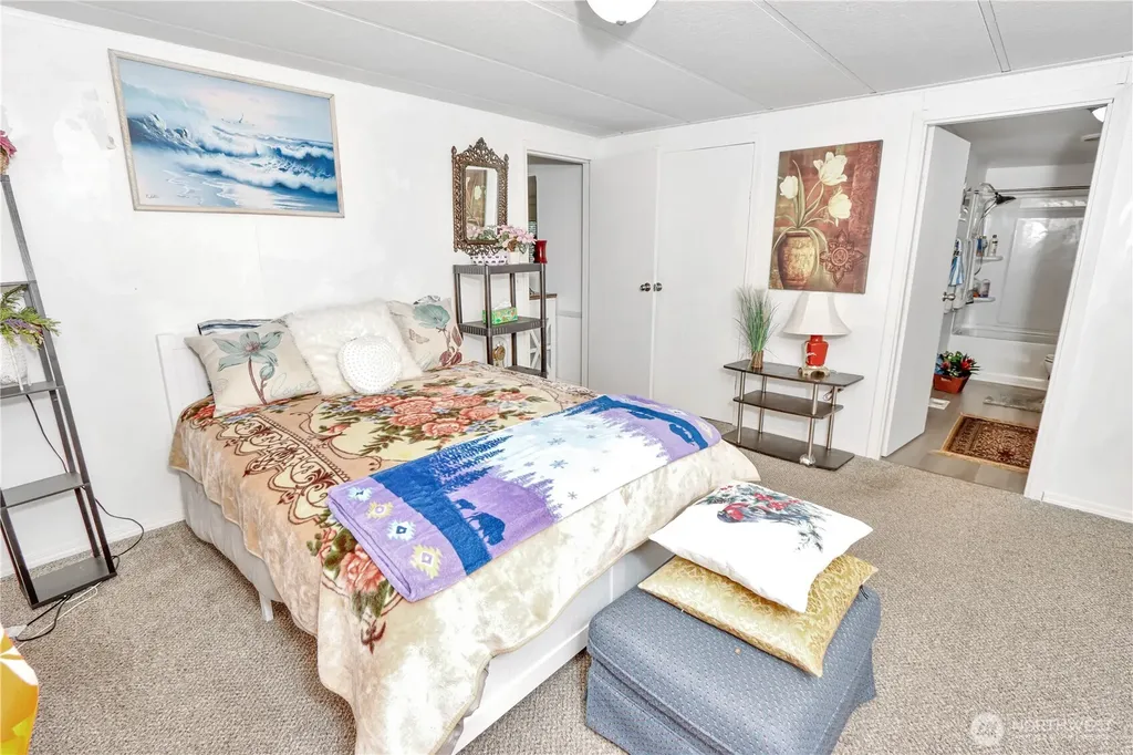 1298 NE Steele Creek Drive Bremerton WA 98311
