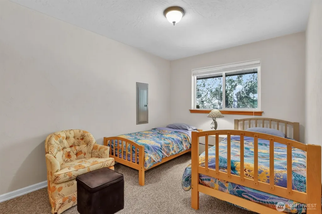 730 E North Bay Road Allyn WA 98524