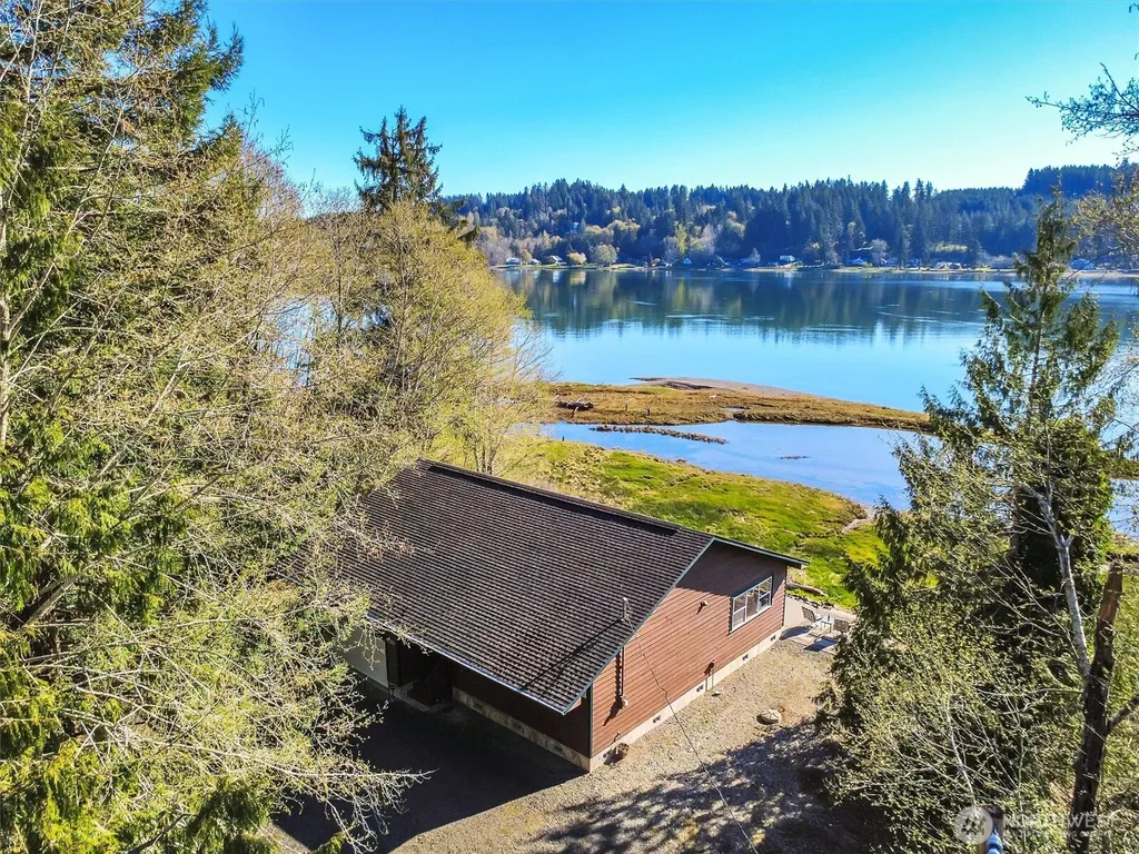 730 E North Bay Road Allyn WA 98524