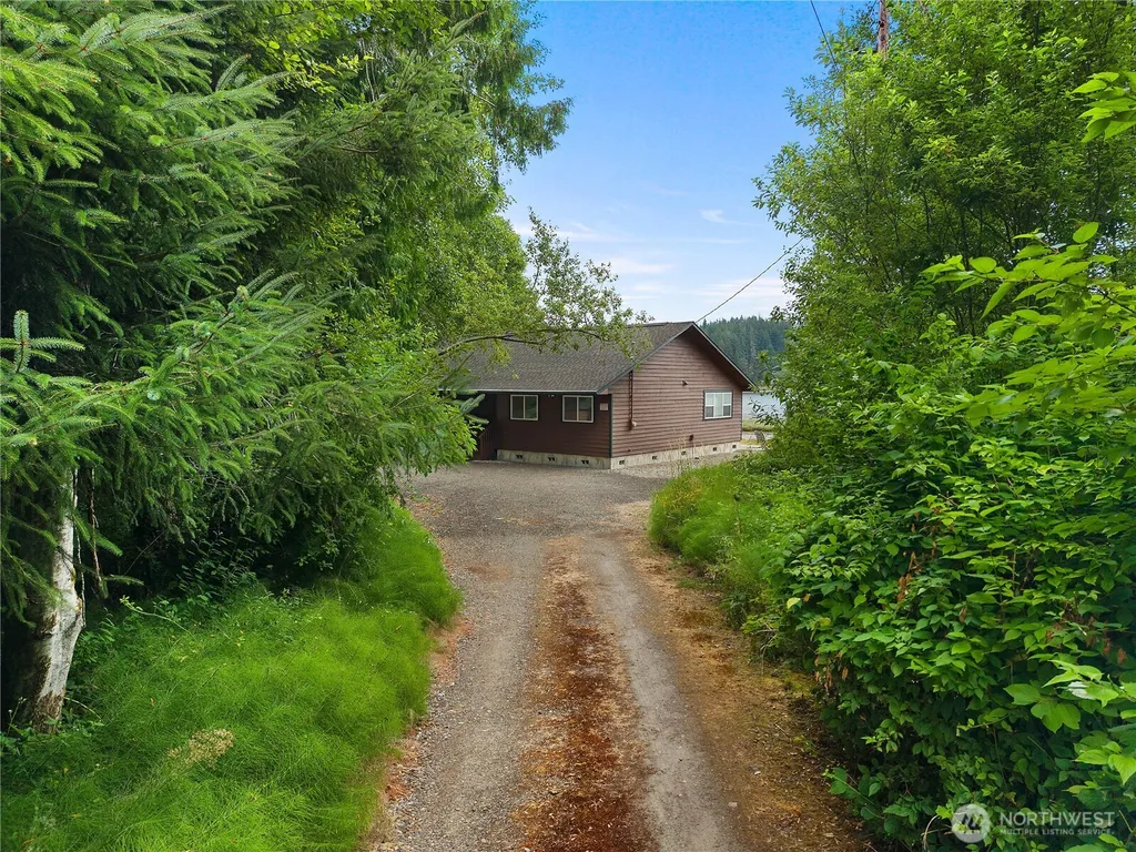 730 E North Bay Road Allyn WA 98524
