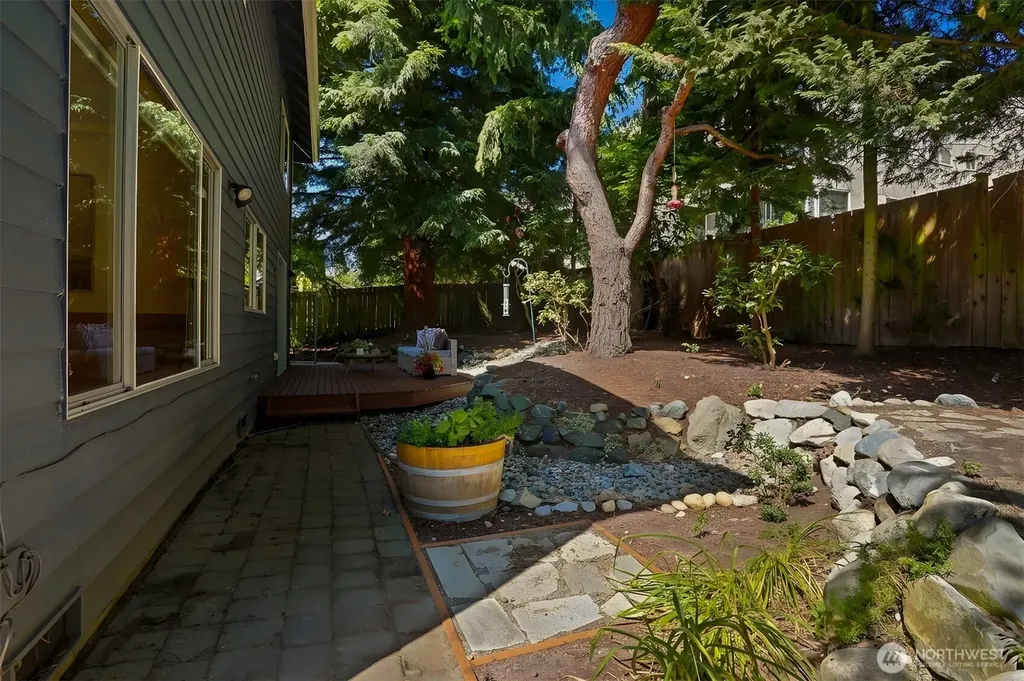 11540 Palatine Avenue N Seattle WA 98133