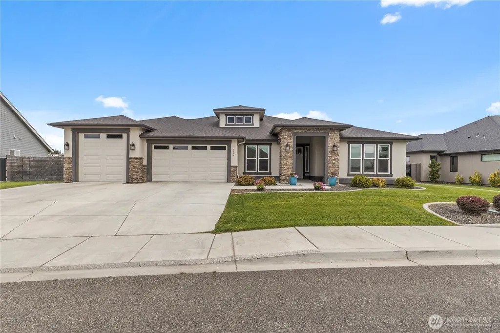 2132 Legacy Lane Richland WA 99352