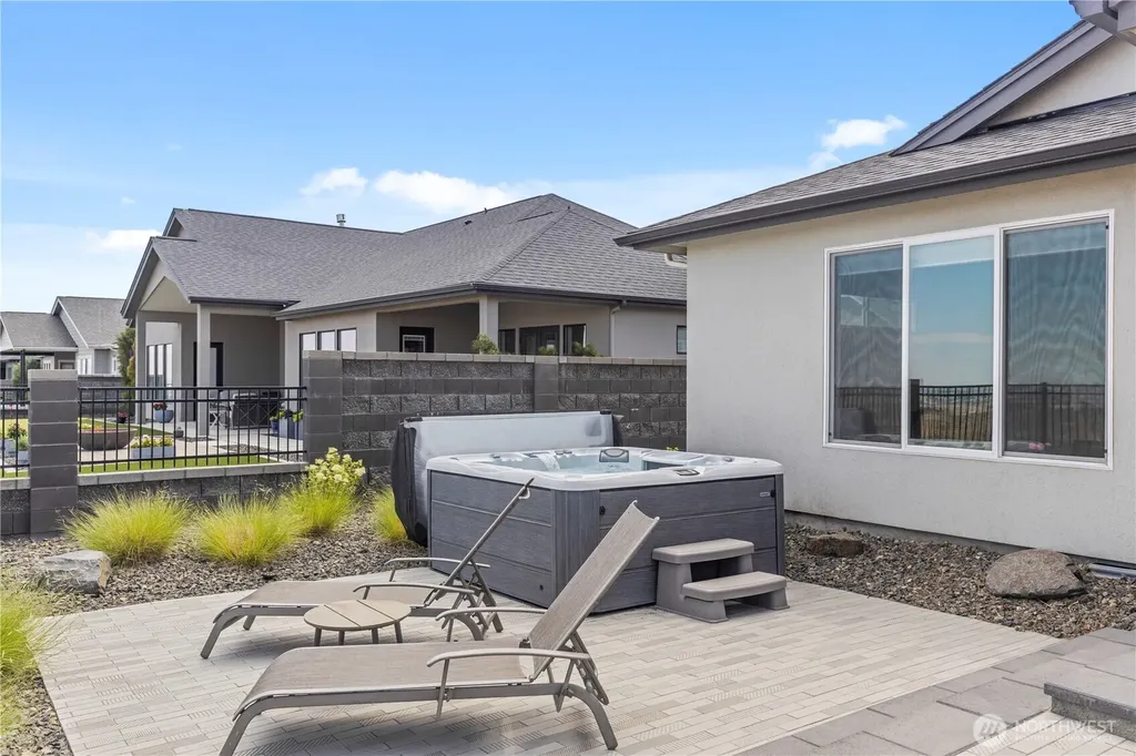 2132 Legacy Lane Richland WA 99352