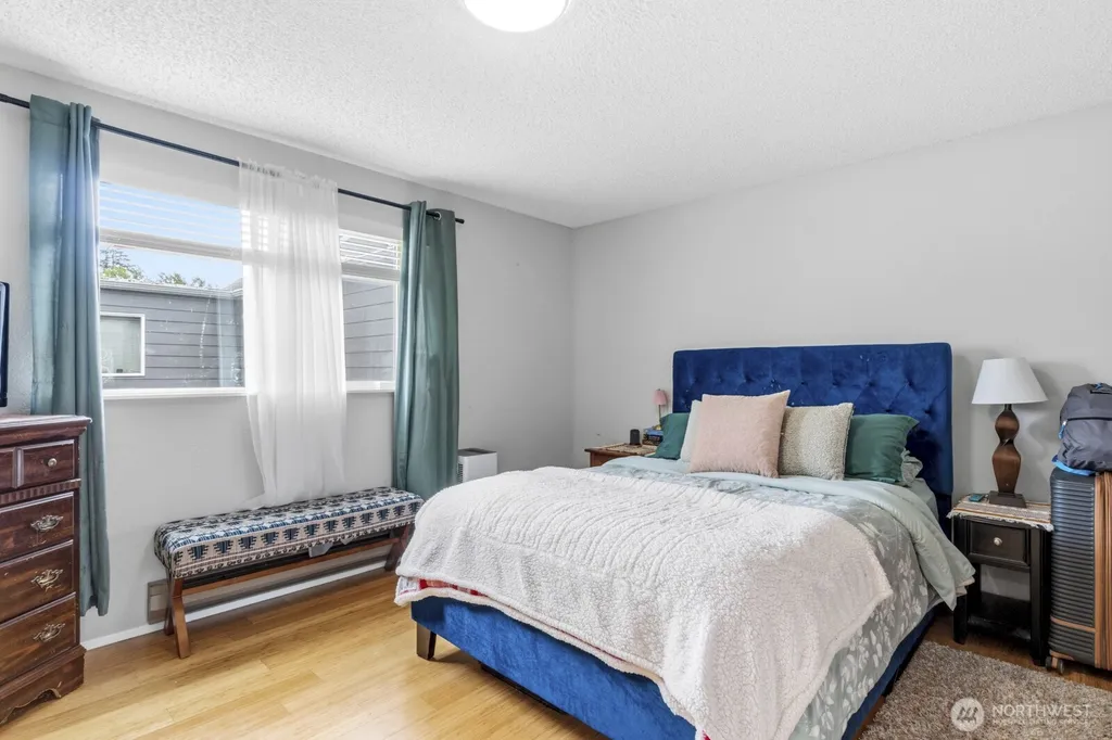 8442 26th Avenue SW Seattle WA 98106