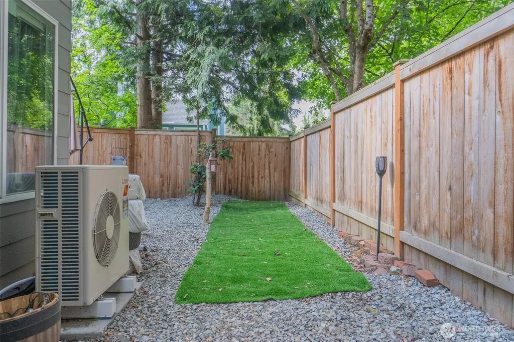 8442 26th Avenue SW Seattle WA 98106