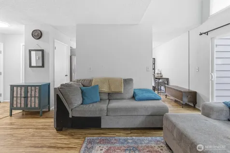 8442 26th Avenue SW Seattle WA 98106
