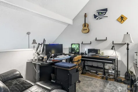 8442 26th Avenue SW Seattle WA 98106