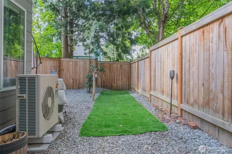 8442 26th Avenue SW Seattle WA 98106