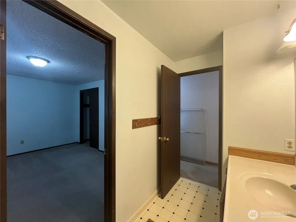 23327 116th Avenue SE Kent WA 98031
