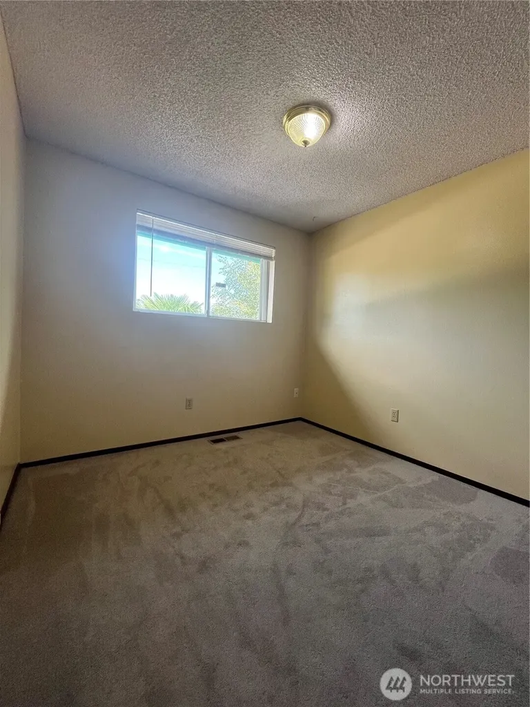23327 116th Avenue SE Kent WA 98031