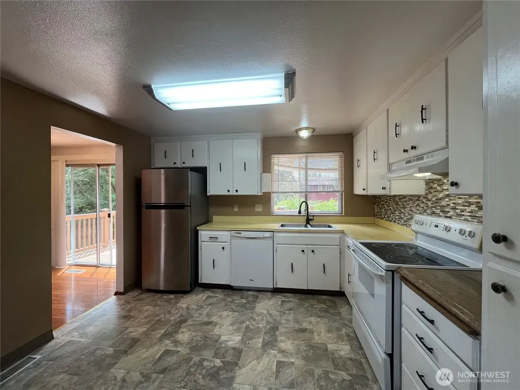 23327 116th Avenue SE Kent WA 98031