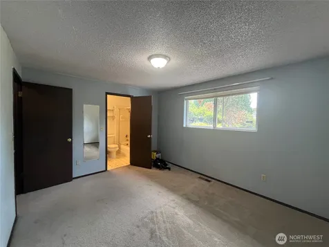 23327 116th Avenue SE Kent WA 98031