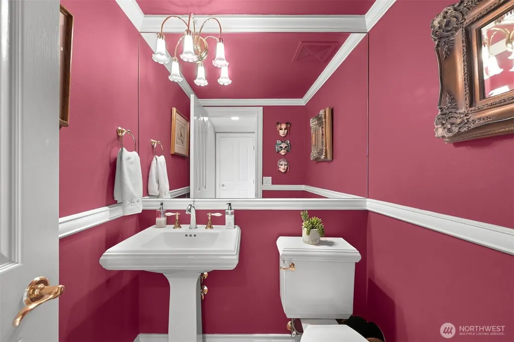 8607 Great Horned Owl Lane Blaine WA 98230