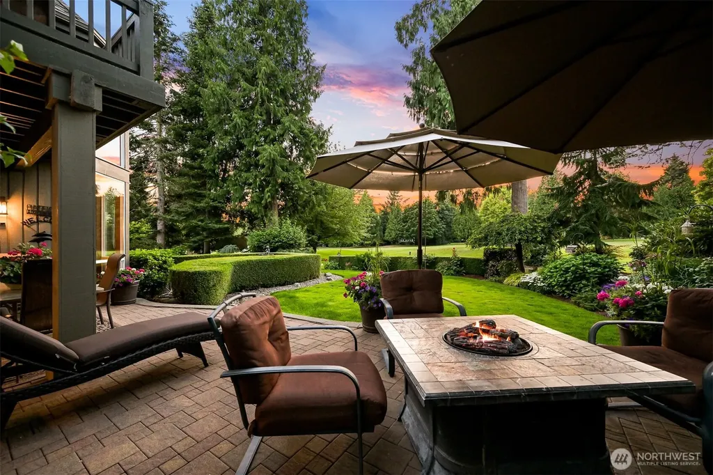 8607 Great Horned Owl Lane Blaine WA 98230
