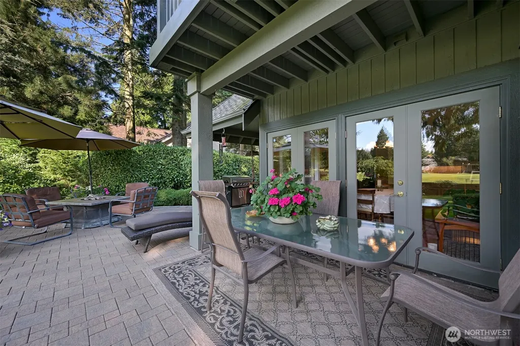 8607 Great Horned Owl Lane Blaine WA 98230