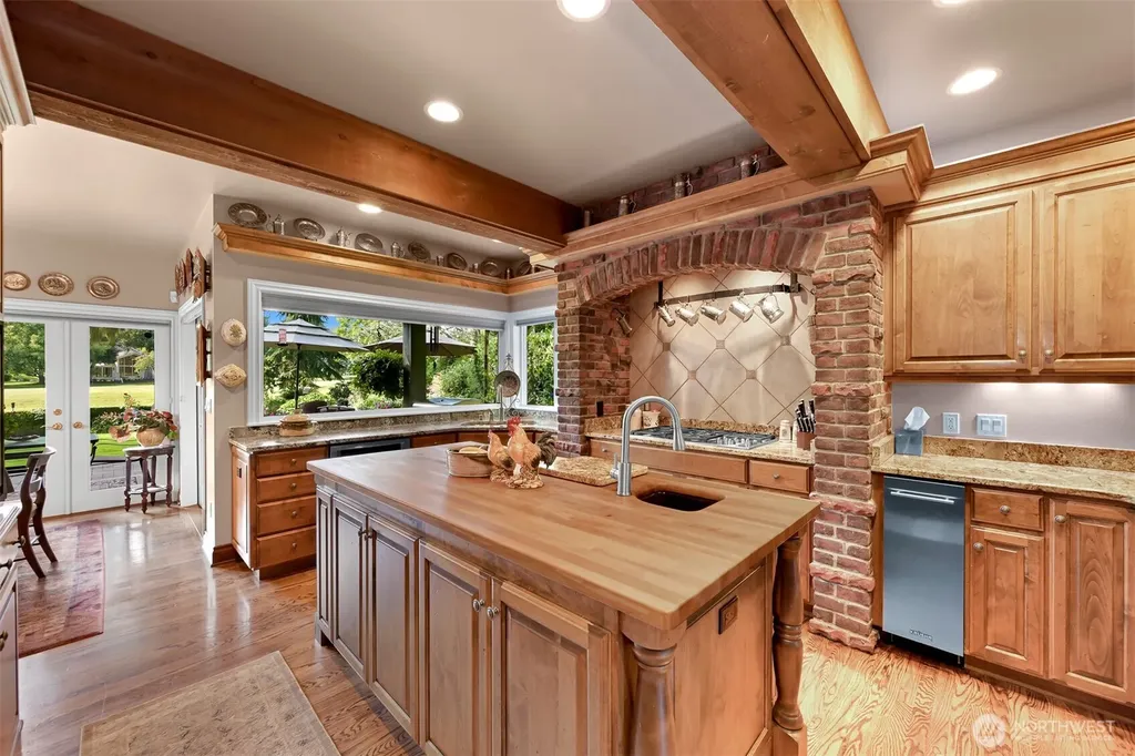 8607 Great Horned Owl Lane Blaine WA 98230