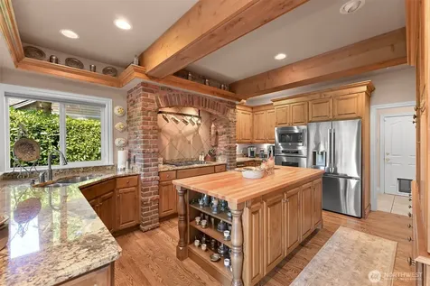 8607 Great Horned Owl Lane Blaine WA 98230