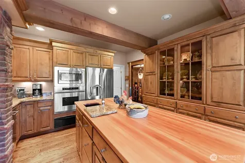 8607 Great Horned Owl Lane Blaine WA 98230