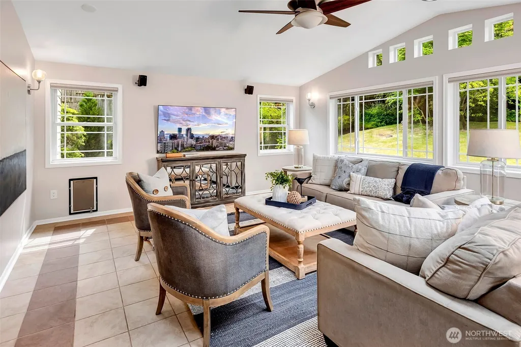 7616 SE 37th Place Mercer Island WA 98040