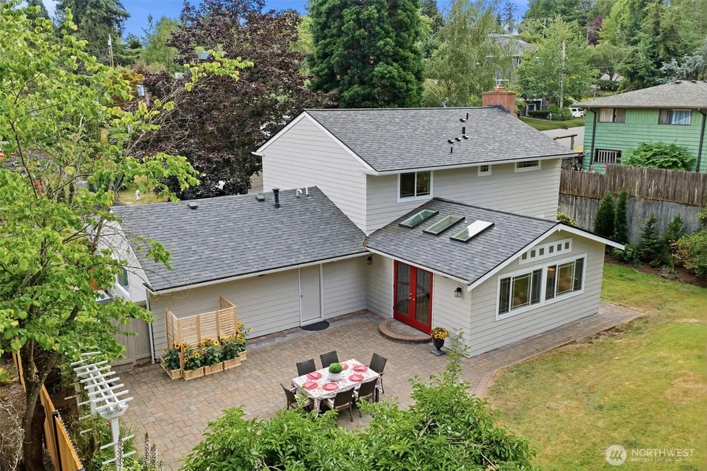 7616 SE 37th Place Mercer Island WA 98040