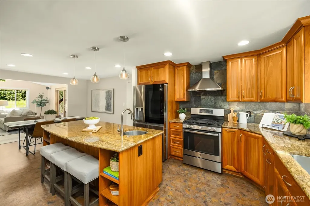 7616 SE 37th Place Mercer Island WA 98040
