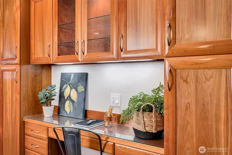 7616 SE 37th Place Mercer Island WA 98040