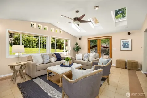 7616 SE 37th Place Mercer Island WA 98040